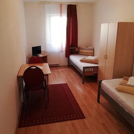 Pension Feldschloessl Ingolstadt Esterno foto