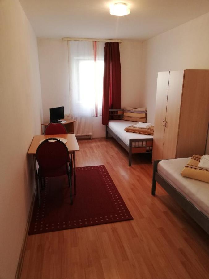 Pension Feldschloessl Ingolstadt Esterno foto