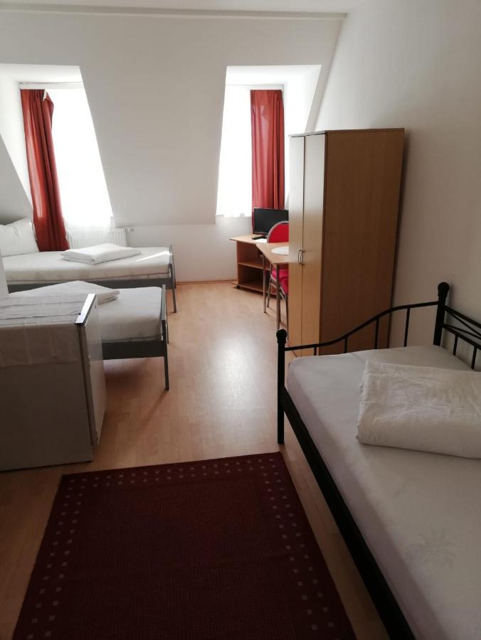 Pension Feldschloessl Ingolstadt Esterno foto